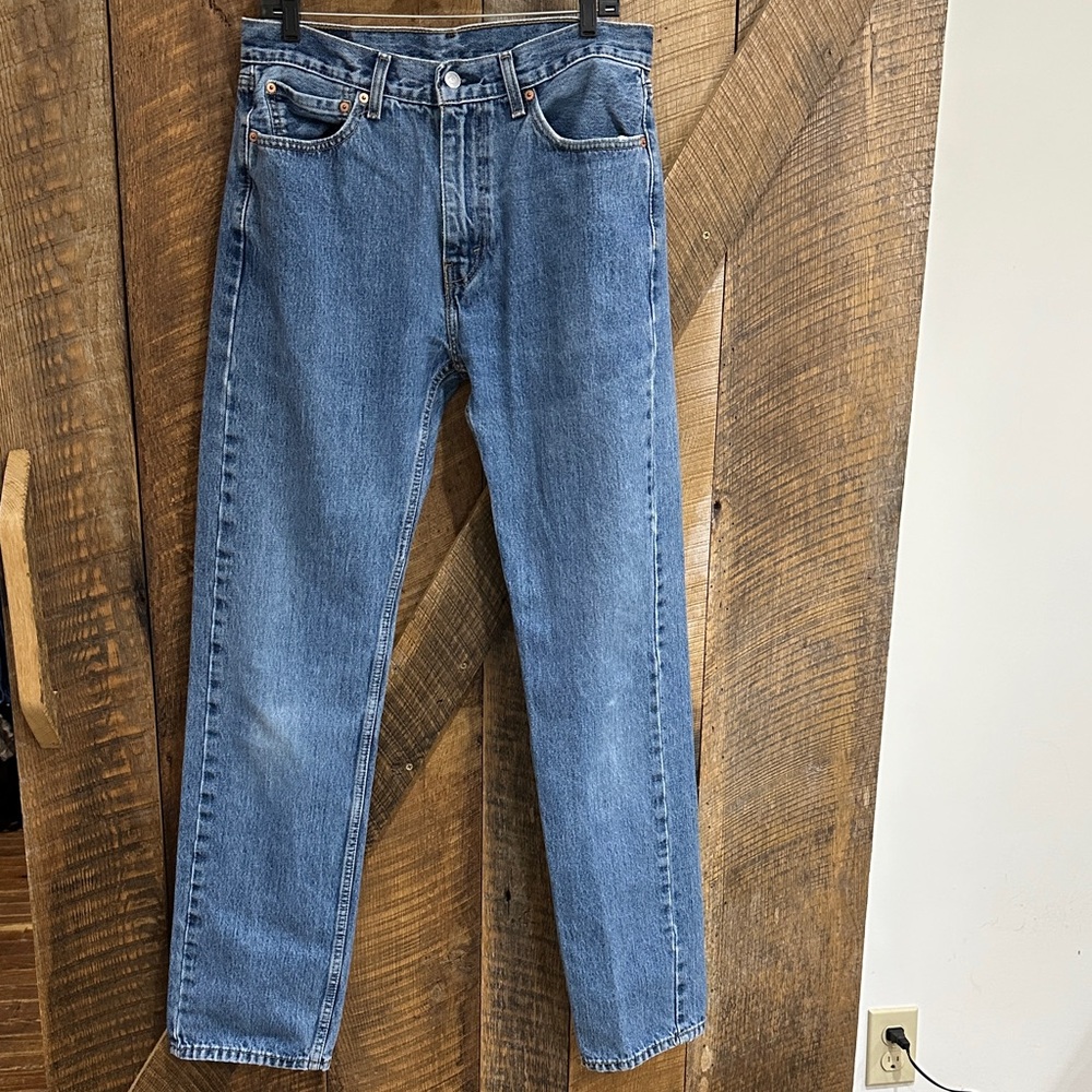 Levi’s 505 straight leg 5 pocket jeans size 33x36 ~D16